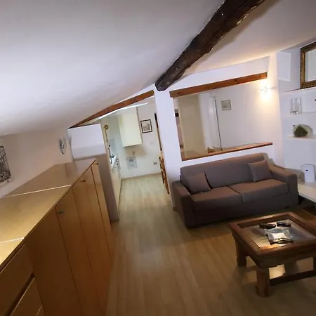 Fleur De Lis Loft بيرغامو